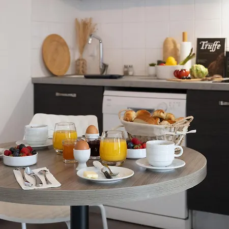 Néméa Stadium Appart hôtel 3*