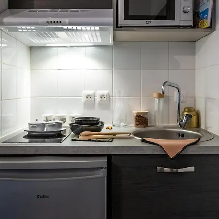 Nemea Stadium Bordeaux Aeroport 3*